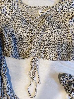 Two Piece Outfit Size M thumbnail 2