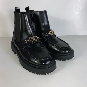 Zara patent finish chelsea ankle booties with heart chain detail 36 EU, 5.5 US thumbnail 7