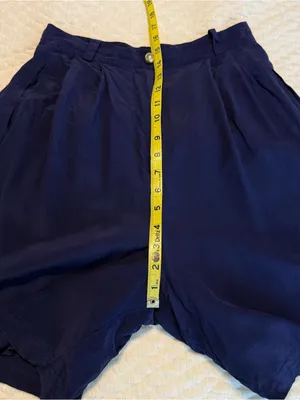 August Silk Vintage 100% Silk High Waisted Navy Dress Shorts Culottes Pleats 7” Inseam Sz 10 thumbnail 8