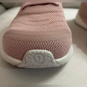 Lululemon NIB Blissfeel Run 2 Women's Pink Running Shoes 8.5 thumbnail 9