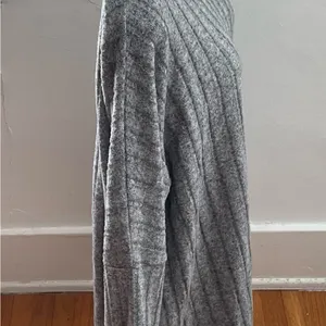 Anthropologie Eri+Ali Fiona Hacci gray ribbed mock neck sweater, size M comfy thumbnail 7
