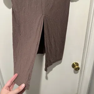 LULULEMON T-Shirt Open Up Tie Back Crew yoga top Purple Moon‎ Dust Size 4 thumbnail 4