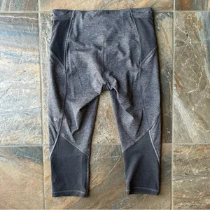 Lululemon Free Runner Crop Heathered Black Gray Women’s Size 8 thumbnail 7