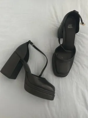 Black chunky closed toe heel  thumbnail 1