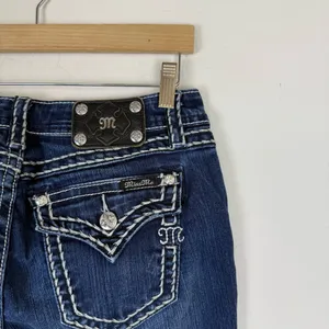 Vintage Y2K Miss Me Dark Wash Signature Cuffed Capri thumbnail 7