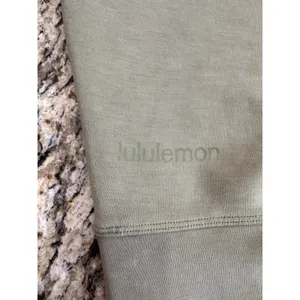 Lululemon Softstreme Perfectly Oversized Cropped Crew Sage Green Twill size 6 thumbnail 9