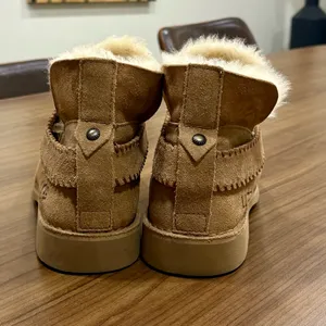 UGG McKay Chestnut Suede Shearling Ankle Boots Booties Women’s Size 9 EUC thumbnail 5