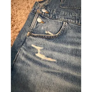 Universal Threads Denim Overalls Women's Size 6 Distressed Frayed Hem Overalls thumbnail 2