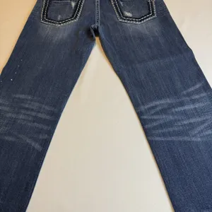 Miss Me Modelo Boyfriend Distress Mid Rise Dark Wash 6 Cropped Denim Jean Capri thumbnail 4