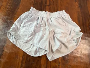Lululemon Hotty Hot Low Rise Lined Short 2.5 Light Blue W7AVG T0222-0000 Size 6 thumbnail 1