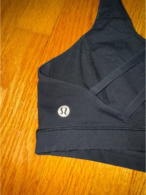 Lululemon  thumbnail 3