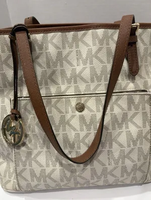 Michael Kors Jet Set Travel Tote - Vanilla MD tote Hang Tag Logo thumbnail 1