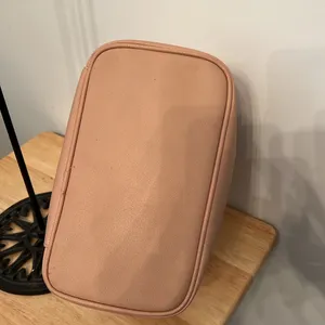Trina turk makeup bag/ hygiene bag thumbnail 5