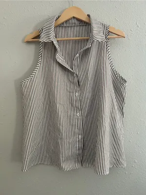 🦋 SHEIN Sleeveless Striped Button-Front Top - Brown & White Lightweight XL thumbnail 1