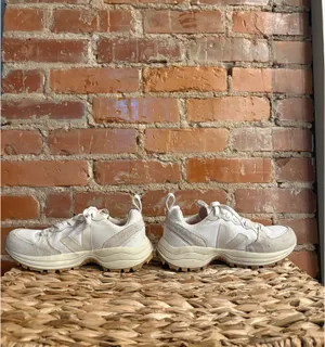 VEJA Sneakers thumbnail 2