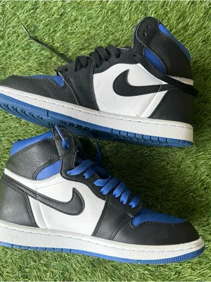Air Jordan 1 Retro High OG 'Royal Toe' Women’s Size 7.5 thumbnail 2