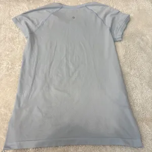 Lululemon Womens Swiftly Tech 12 Blue Athletic Top Workout Preppy Yoga Pilates thumbnail 3