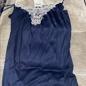 ✨H&M Embroidered Cami Top✨ thumbnail 2