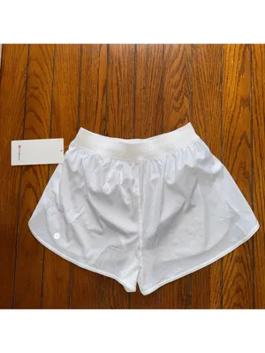 Lululemon Sleek Short High Rise 3” White Size XXS (2) NWT thumbnail 2