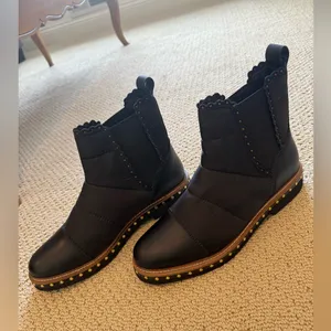 Free People NWT Atlas Puffer Chelsea Boots, Leather, Pull On, Size 40/9.5, Black thumbnail 3