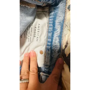 AMERICAN EAGLE Skylight Blue Strigid Ripped Knee High-Waisted Stovepipe Jeans thumbnail 13