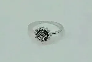 Vintage Sunflower Design Ring Silver Plated size 6 thumbnail 3