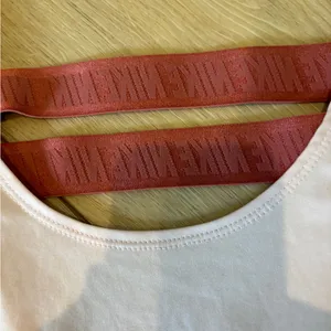 nike tank thumbnail 3