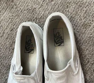 Size 9 thumbnail 2