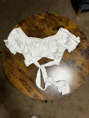 White crop top Size L thumbnail 2