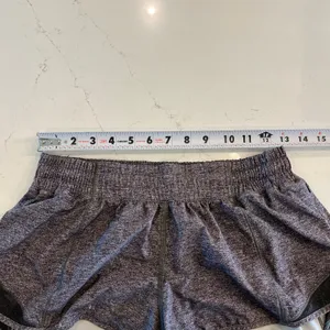 Lululemon Hotty Hot Short Size‎ 8 thumbnail 5