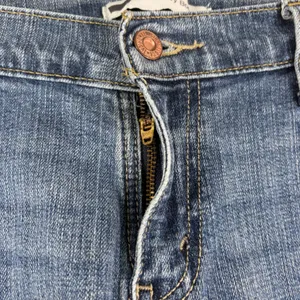 Levis 529 Curvy Boot Cut Jeans Womens 14 Short Medium Wash Denim Blue Stretch thumbnail 12