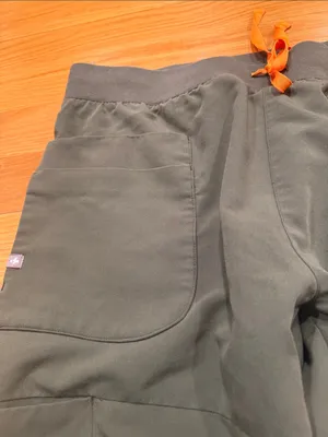 Figs women’s olive green Zamora joggers size xlarge tall . thumbnail 2