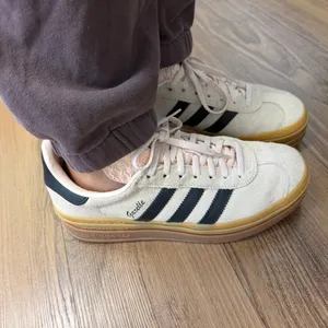 Adidas Gazelle Pink Wonder Quartz Core Black Suede‎ US Women’s 7 Athletic Sporty thumbnail 2