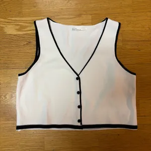 Oak + Fort White Black Minimalist Preppy Academia Coastal Sweater Vest S thumbnail 2