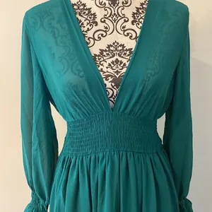 Beautiful Flowing V-Neck Sheer Long Dress Size 6 Medium thumbnail 4