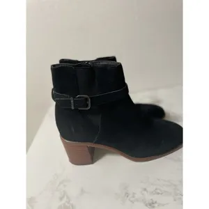 Gianni Bini Ankle Boots Womens 6.5 Black Suede Leather Buckle Block Heel Booties thumbnail 2