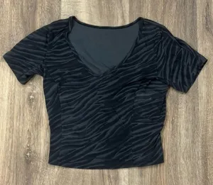 Lululemon Nulu Cropped Slim Yoga Short Sleeve Le Tigre Camo Deep Coal Women’s 8 thumbnail 1