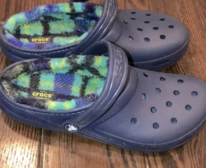 Crocs navy blue shoes size 6 thumbnail 1
