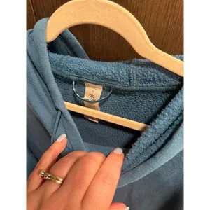 Alo Yoga Renown‎ Heavy Weight Hoodie branded patch women's medium thumbnail 2