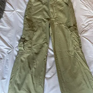 Olive Green Cargo Pants Size XS thumbnail 3