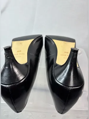 Cole Haan 8.5 Workwear Kitten Heel Black Leather Round-Toe Pumps - Funeral thumbnail 7