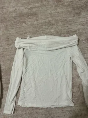 Aritzia babaton off the shoulder long sleeve top size medium thumbnail 2