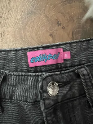 Edikted XS Jeans Black thumbnail 2