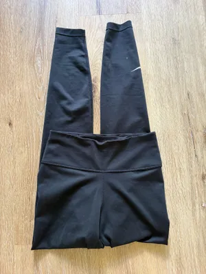 Nike High Waisted Black Leggings thumbnail 2