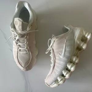 Nike Shox TL Pearl/Particle Pink trainers/sneakers thumbnail 2