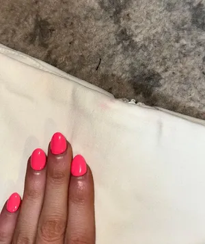 Boutique White thumbnail 2