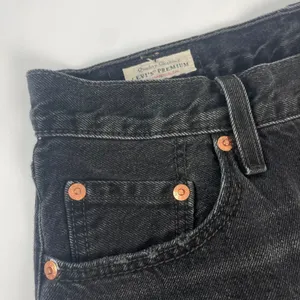 Levi's Deconstructed Mini Skirt Faded Black Frayed Raw Hem Size‎ 26 Women Denim thumbnail 11