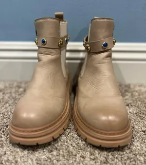 Tan Chelsea ankle boots Size 8 thumbnail 1