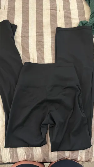 Black Crossover Flare Leggings thumbnail 2