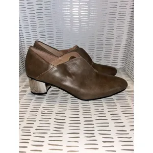 ALL BLACK Womens Taupe Leather Silver Metallic Block Heel‎ Shooties Size 39 8.5 thumbnail 6